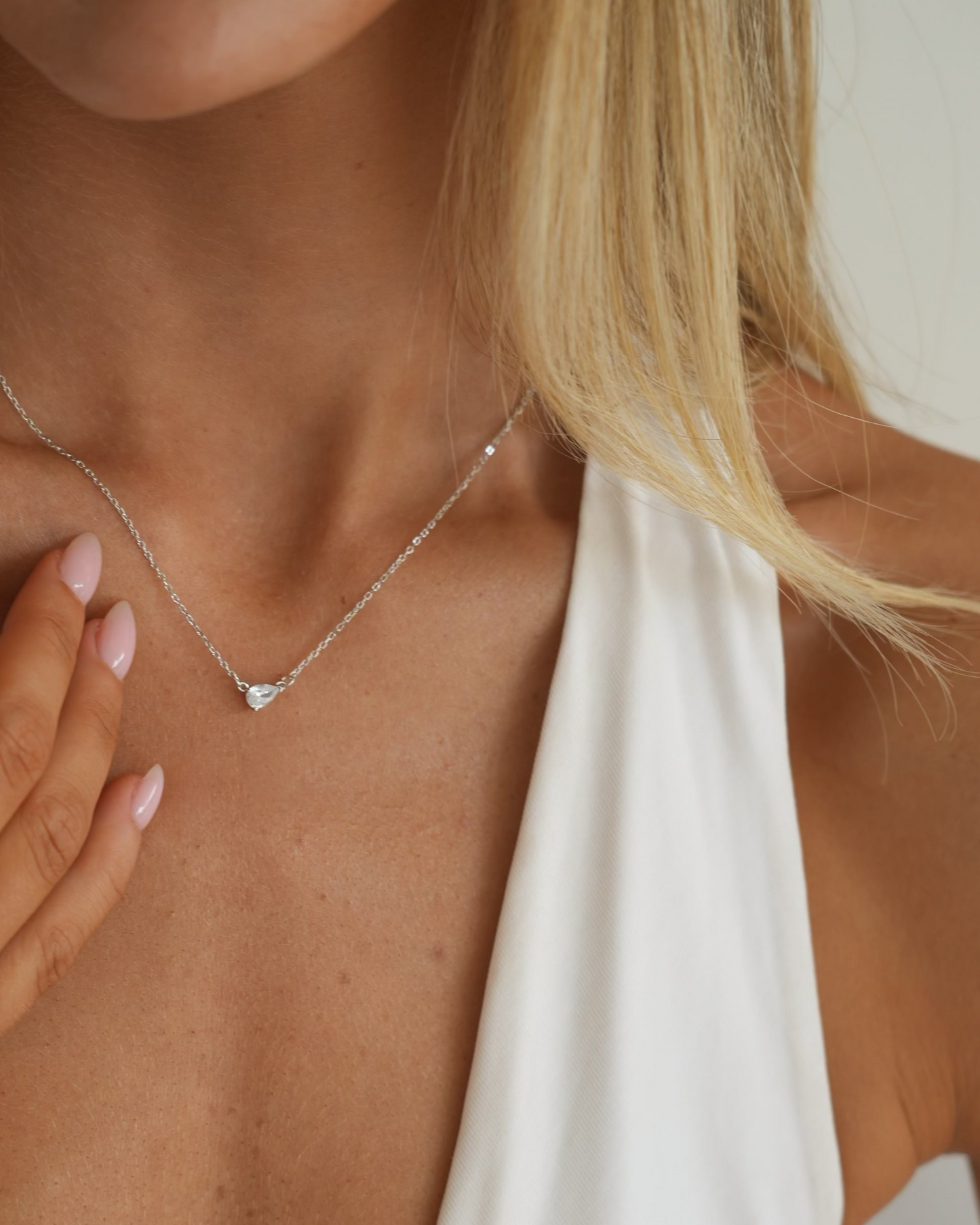 Classic pear necklace - silver