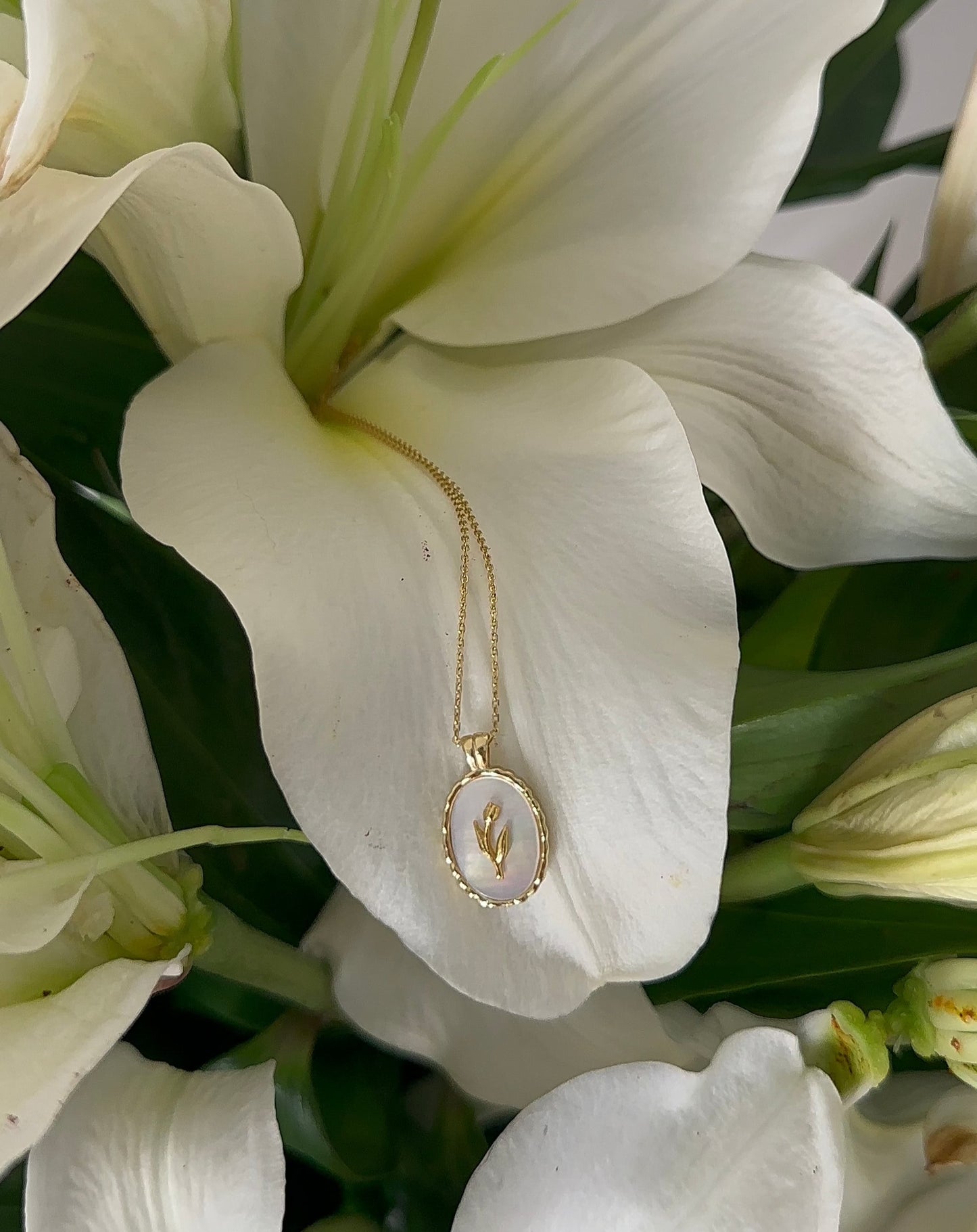 Tulip necklace - gold