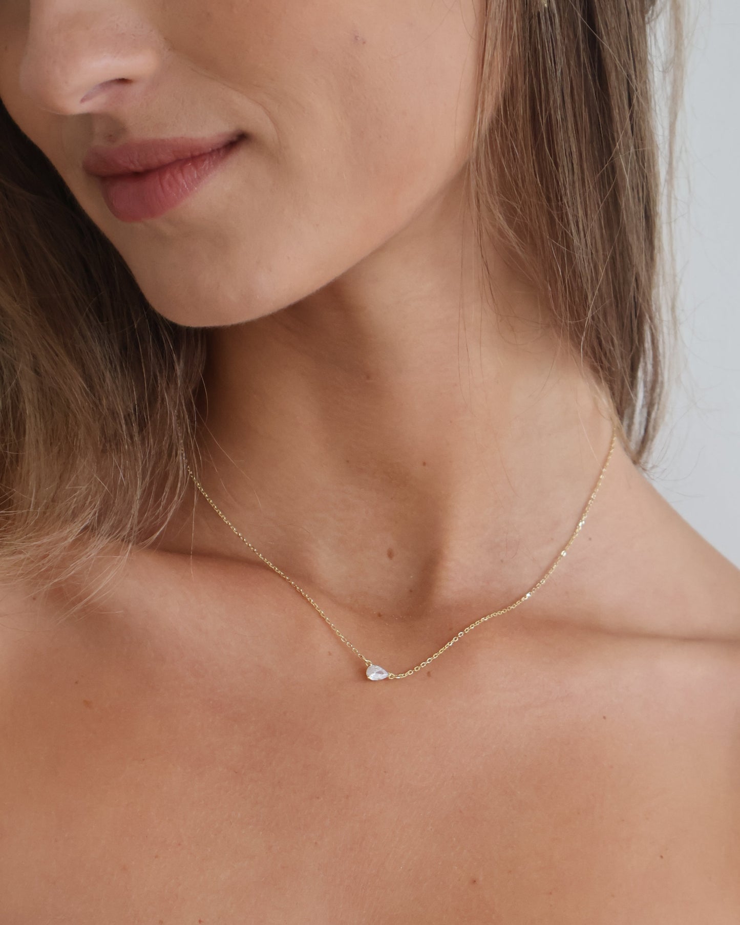 Classic pear necklace - gold