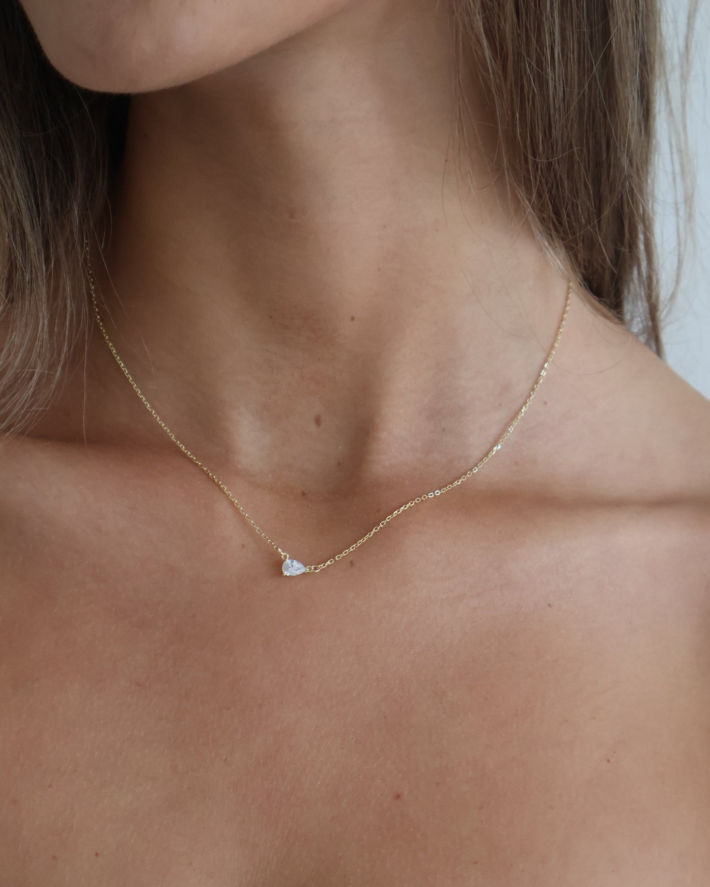Classic pear necklace - gold