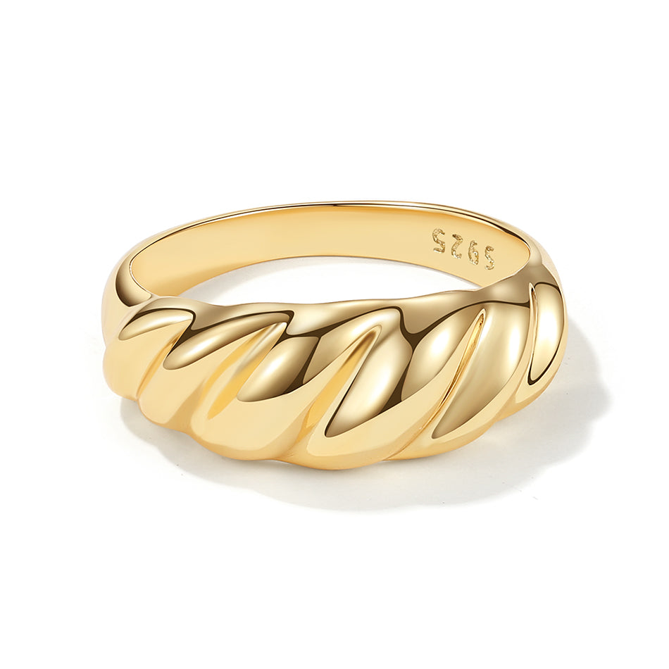 Croissant ring - gold