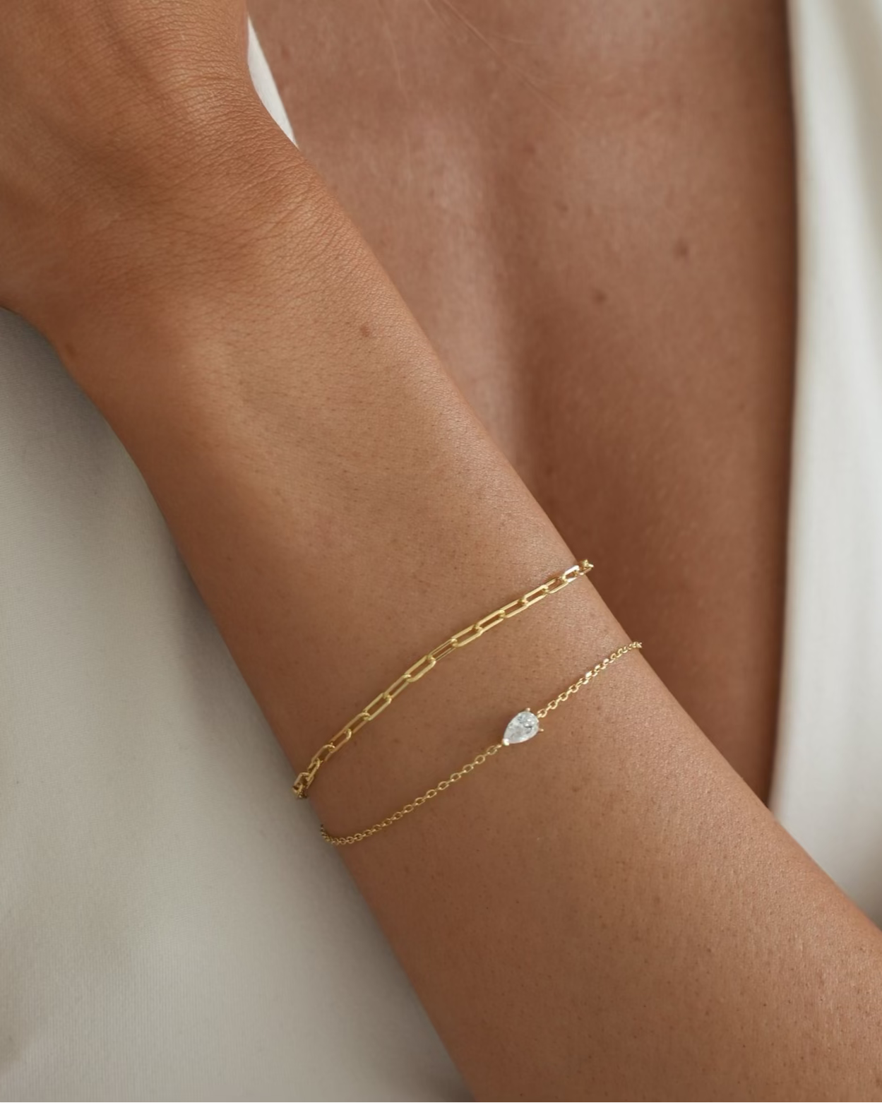 Classic pear bracelet - gold