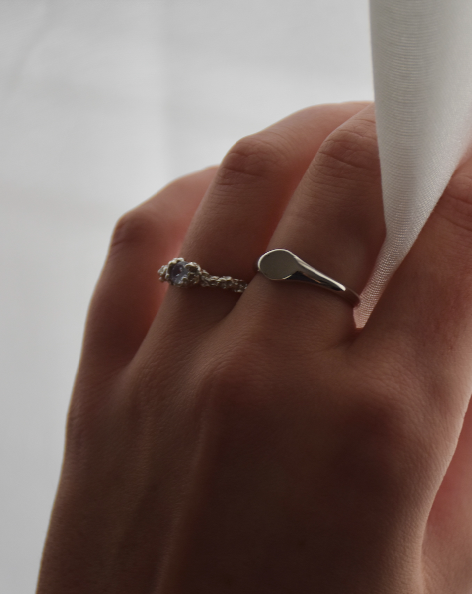Classic signet ring - silver