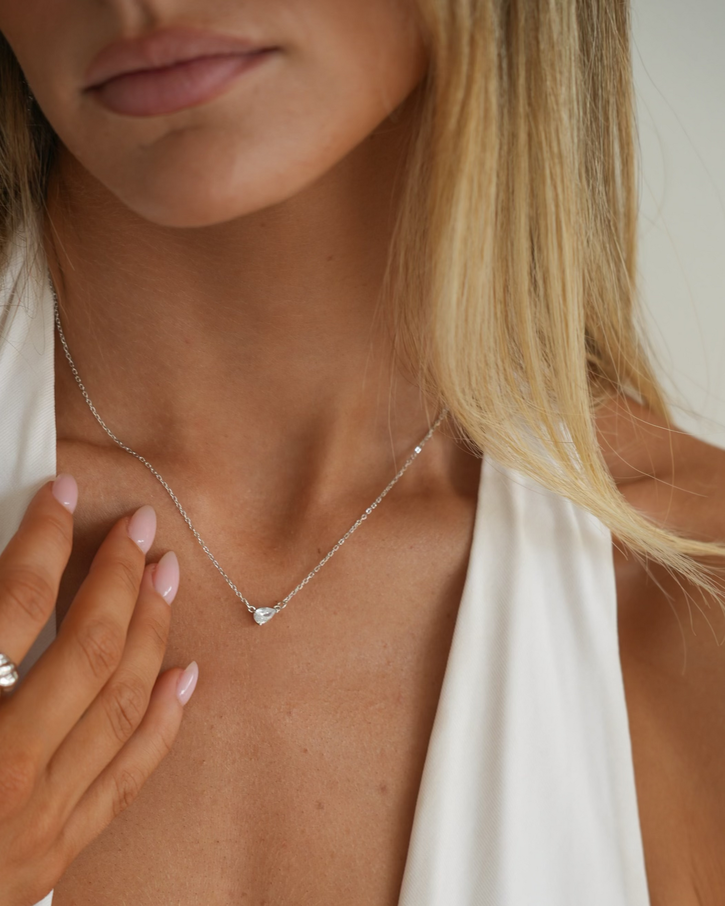 Classic pear necklace - silver