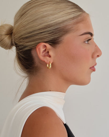 Petite hoop earrings - gold