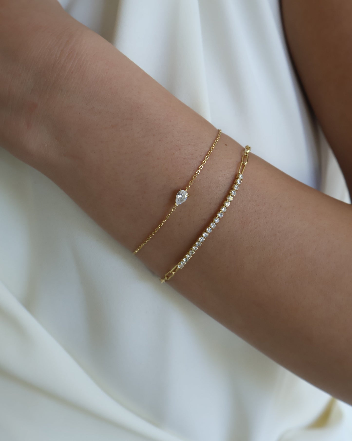 Classic pear bracelet - gold