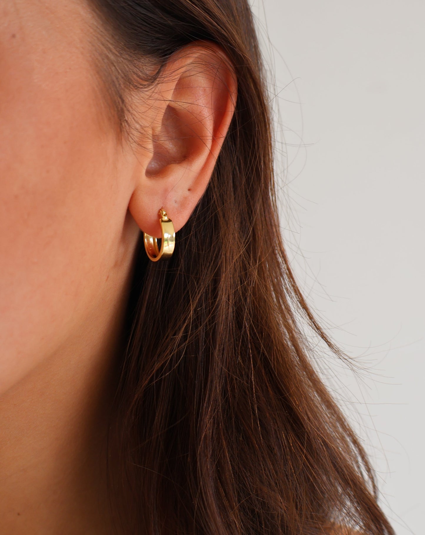 Classic small hoops - gold