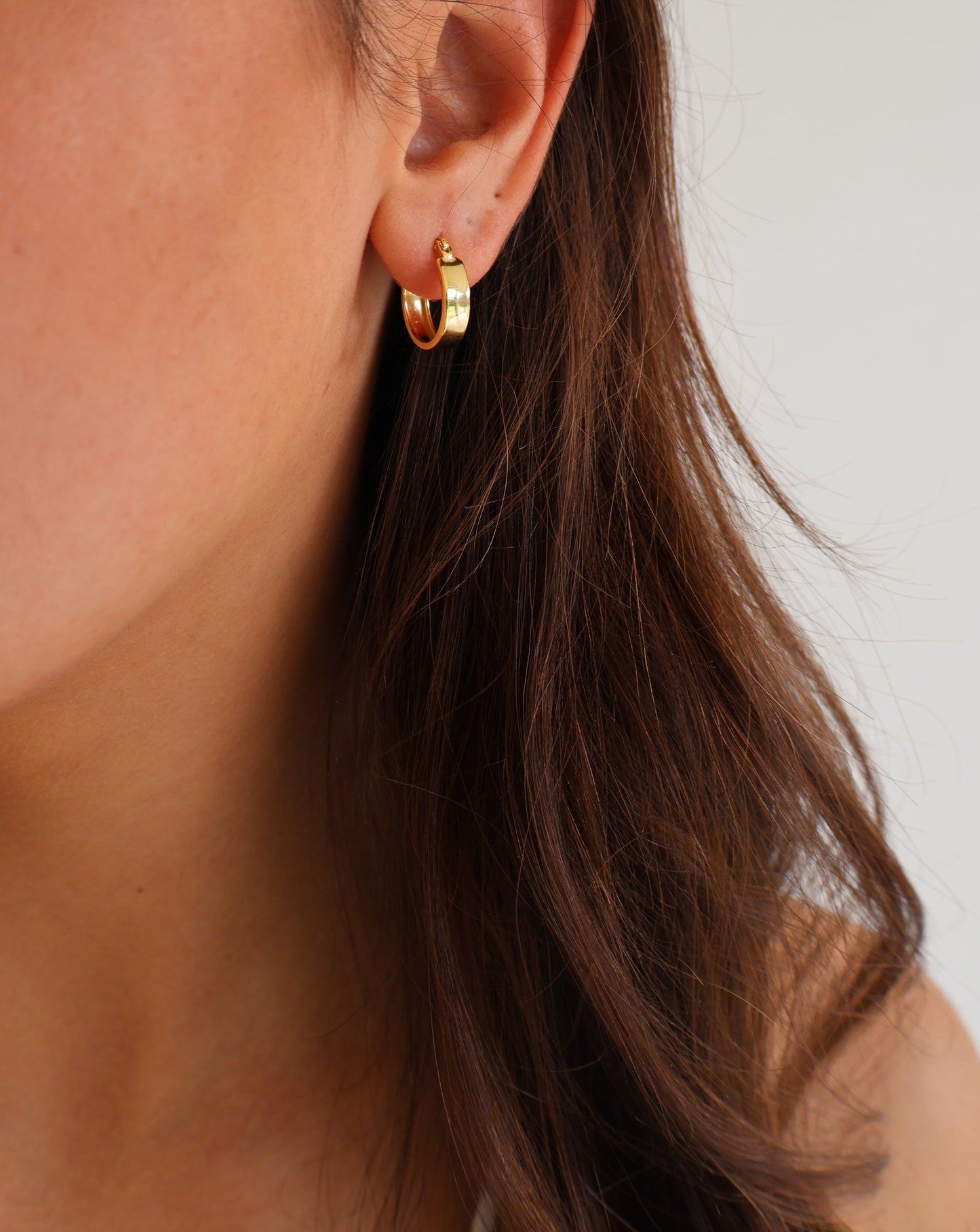 Classic small hoops - gold