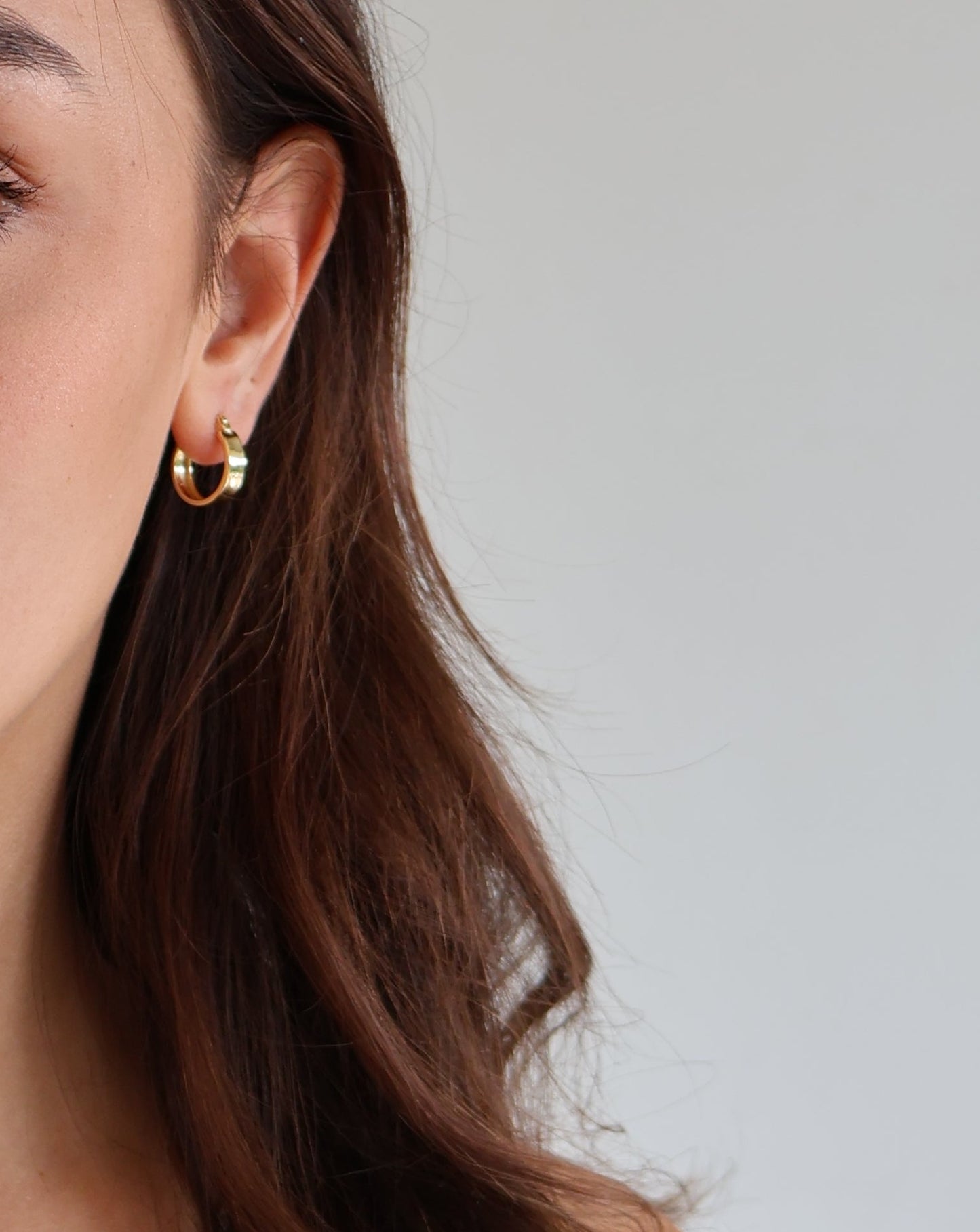 Classic small hoops - gold