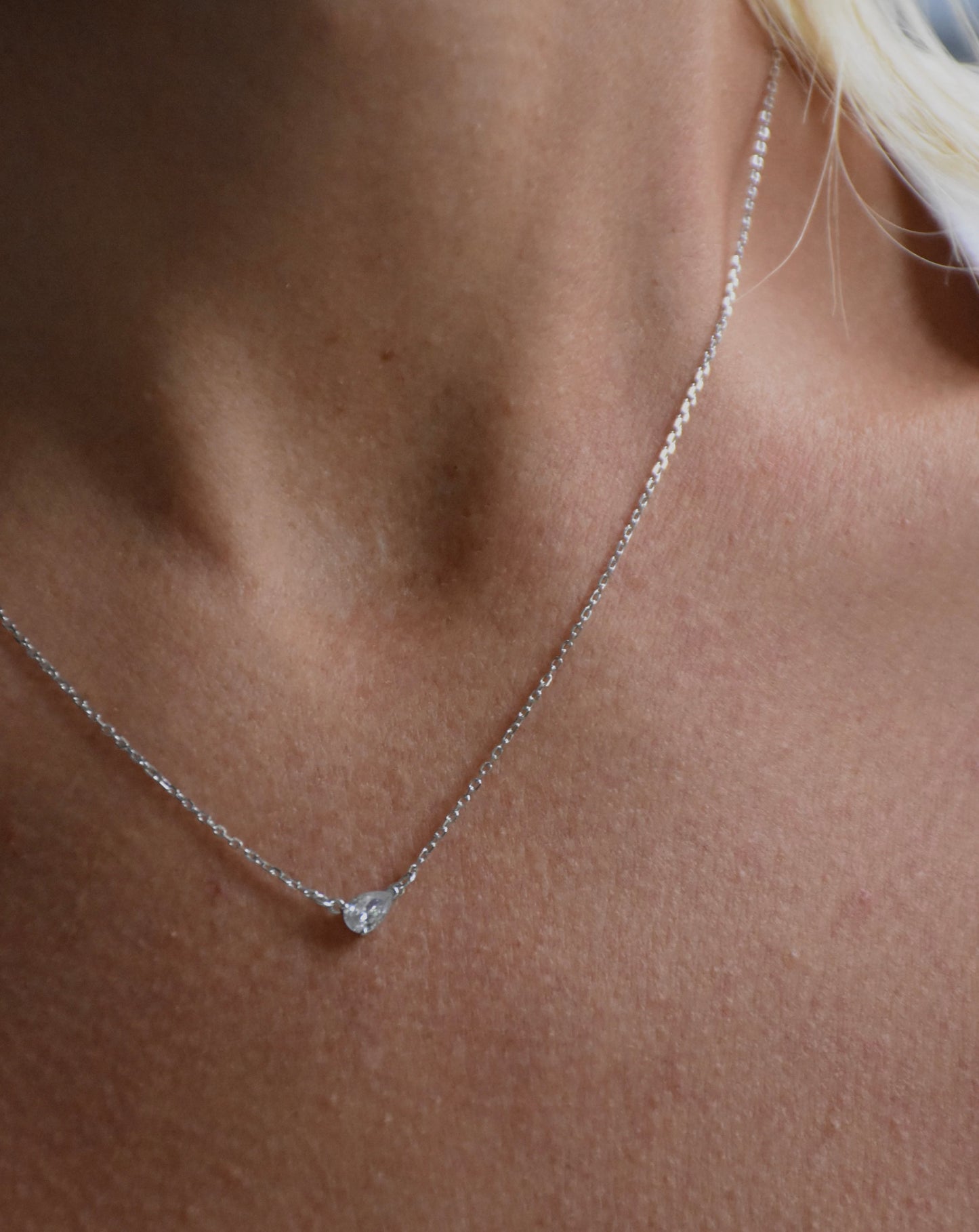 Classic pear necklace - silver